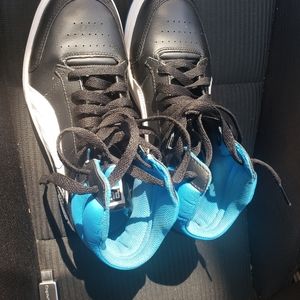 Size 5.5 youth boys puma sneakers